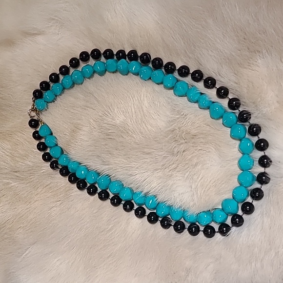 Vintage plastic beaded necklace (set of 2) - Picture 1 of 3